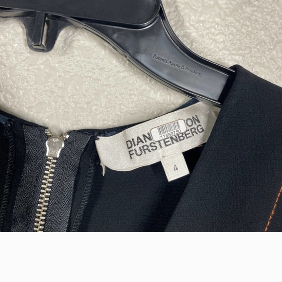 Diane Von Furstenberg 4 Tailored V Neck Sheath Dress Black Short Sleeves - Picture 6 of 10